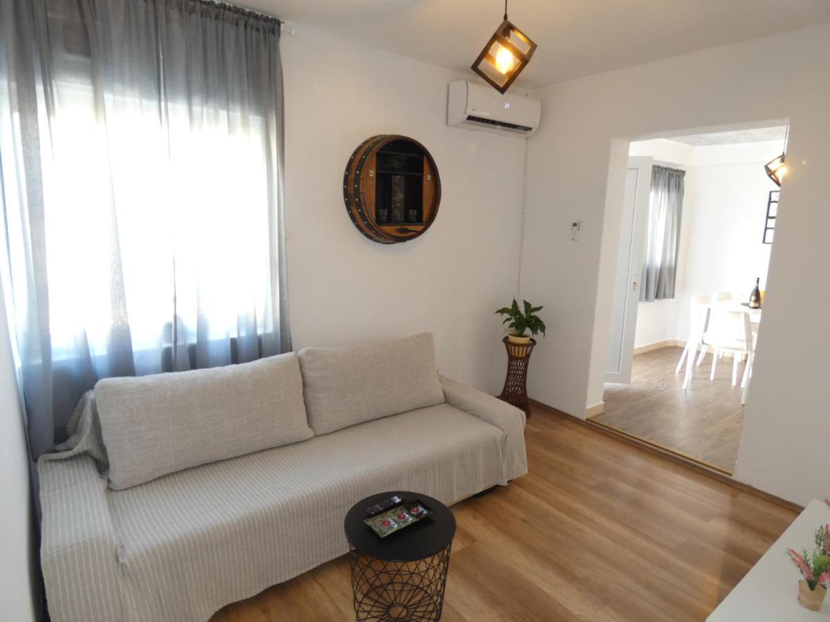 Holiday House Sia ヤセニクセ エクステリア 写真